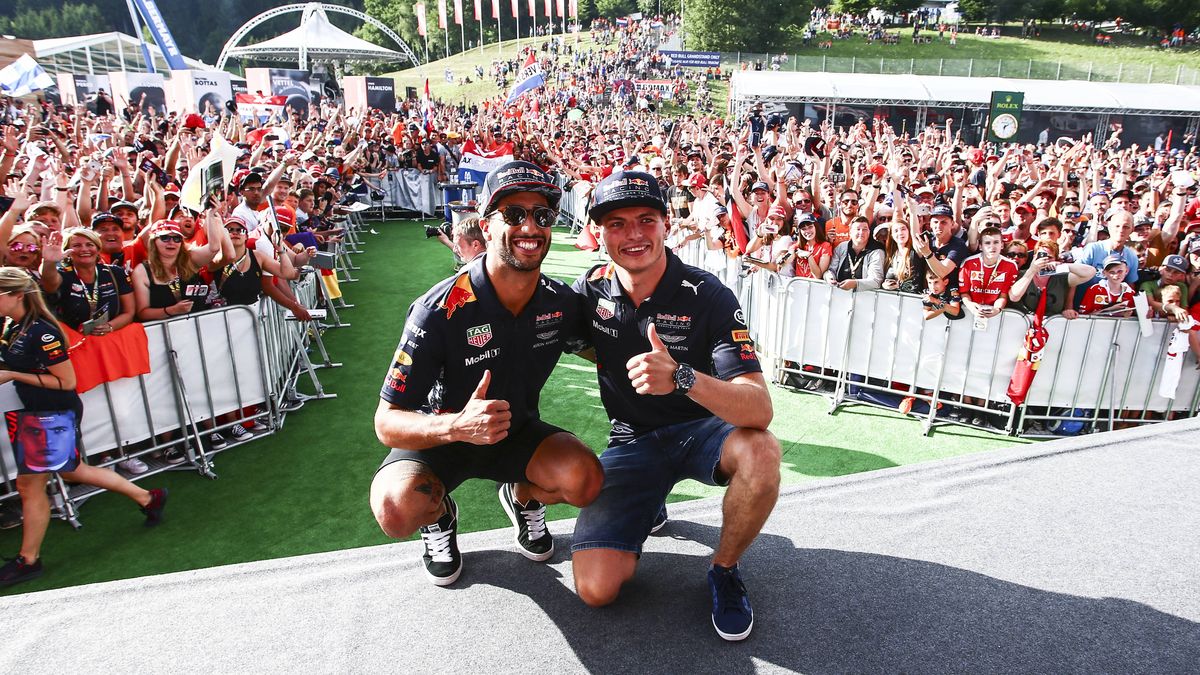 Materiały prasowe / Red Bull Content Pool / Felix Roittner / Daniel Ricciardo i Max Verstappen przed GP Austrii