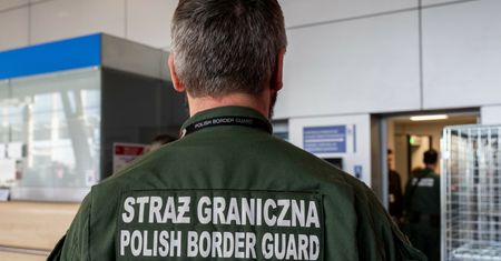 Zatrzymanie na gdańskim lotnisku. 35-latek poszukiwany za terroryzm