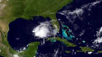 Tropikalny sztorm Karen słabnie. Gubernator Florydy nie odwołał pogotowia