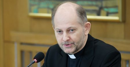 "Porażające". Episkopat reaguje po zapowiedziach rządu