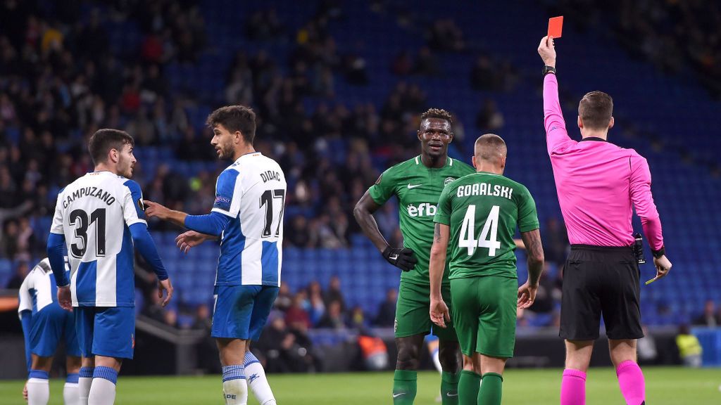 Zdjęcie okładkowe artykułu: Getty Images / Alex Caparros / Na zdjęciu: Jacek Góralski oglądający czerwoną kartkę w meczu Ligi Europy