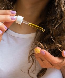 Kosmetyk do włosów nazywany płynnym złotem. Kto powinien go używać?
