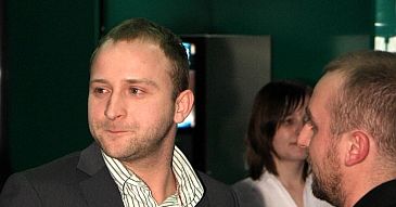 Borys Szyc będzie "wypruwał flaki" paparazzi!