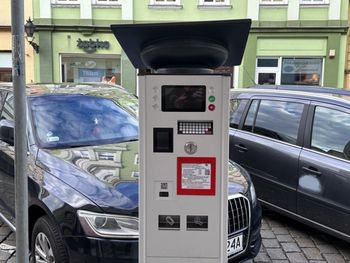 Leszno: Za parkowanie drożej, taniej z kartą mieszkańca