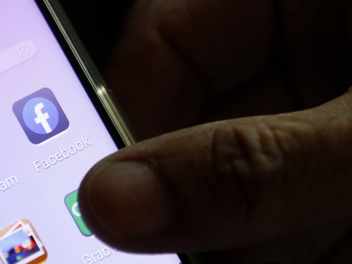 Mężczyzna komunikował się z 14-latką za pośrednictwem Facebooka