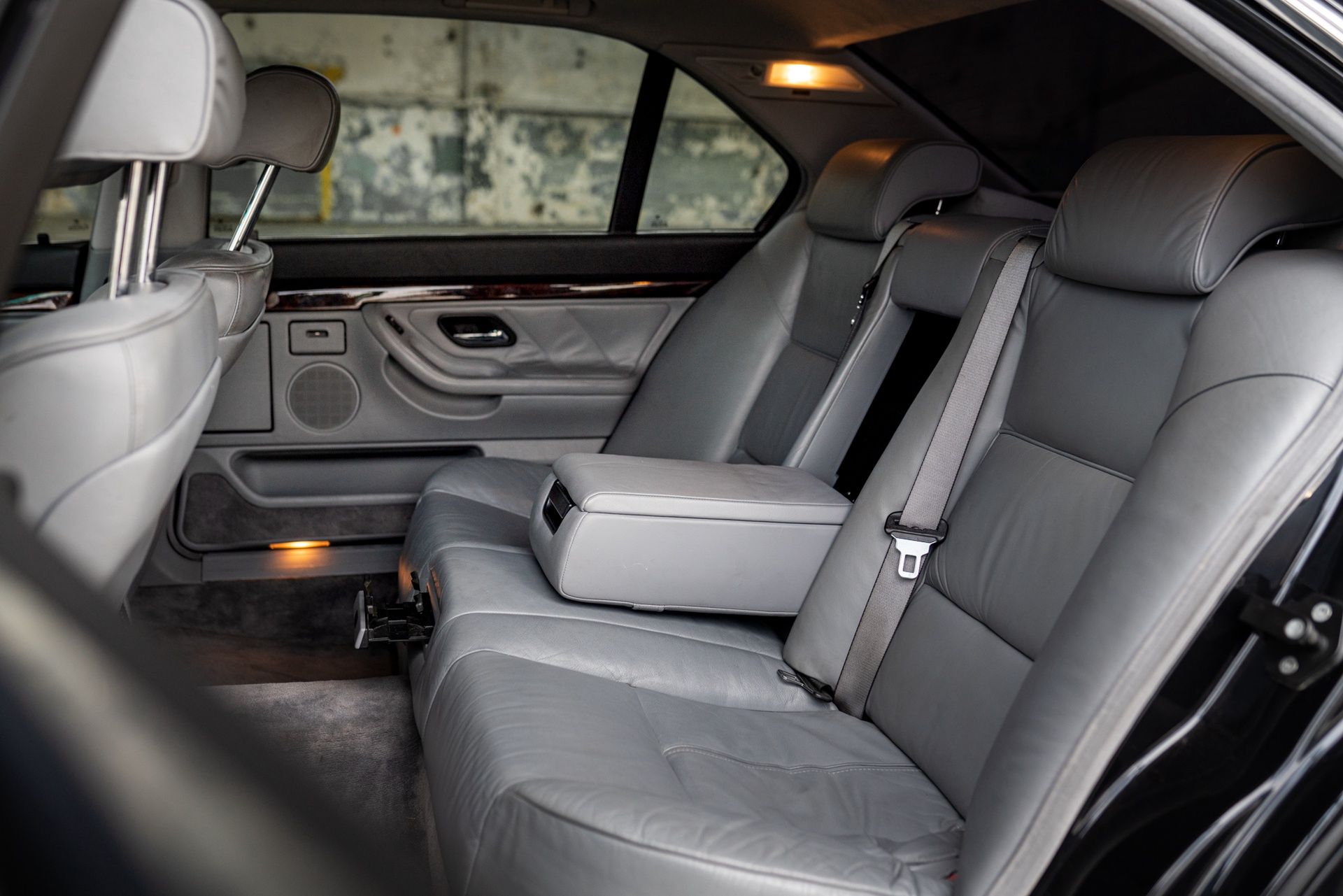 BMW Serii 7 E38