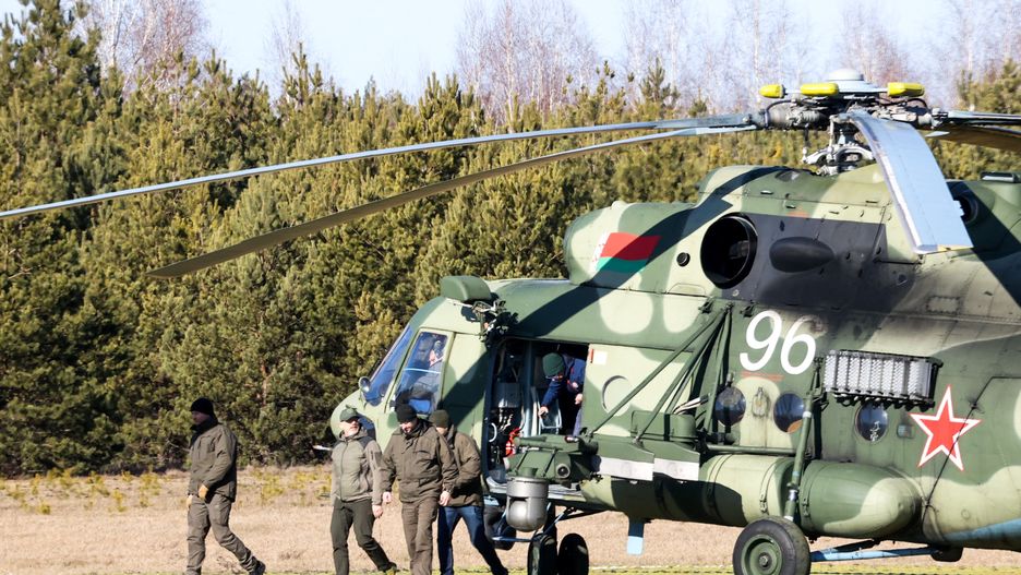 Prawa ręka Zełenskiego, dyplomaci, najbardziej wpływowy Ukrainiec. Kto poleciał na rozmowy z Moskwą? 