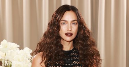 Irina Shayk wskoczyła w SKPĄPE bikini i wprawiła fanów w osłupienie: "Chcę tak wyglądać, jak urodzę dziecko" (ZDJĘCIA)