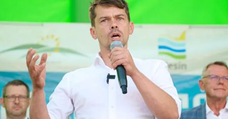 Tak Kołodziejczak spędzał niedzielę. "Tatą się jest, a politykiem się bywa"
