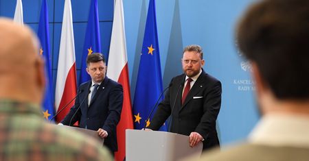 Auto ministra pędziło przez miasto. Przeprosił i zapłacił