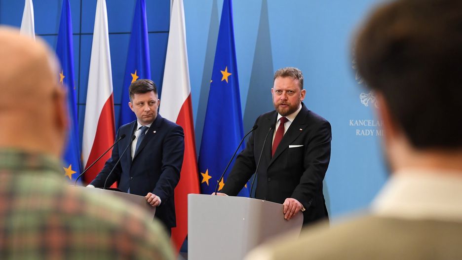 Minister Łukasz Szumowski (po prawej).