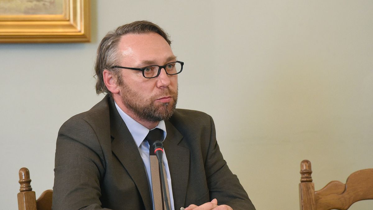 - Może przesadzam, ale niestety biorę pod uwagę fakt, że w mediach będę przedstawiany w negatywnym świetle - przyznał Piotr Pisarek.