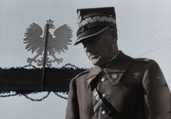 "Klęknął na śniegu i całował ziemię". Niezwykły powrót polskiego marszałka