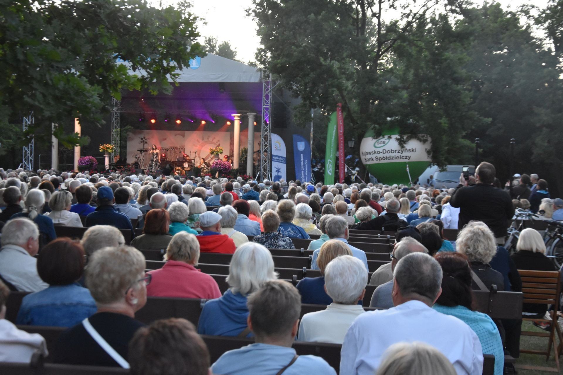 Wielka Gala Tenorów 2025 w Ciechocinku przyciągnęła tłumy. Pierwszy dzień muzycznej uczty. Zdjęcia
fot. Ewelina Fuminkowska, Norbert Fuminkowski