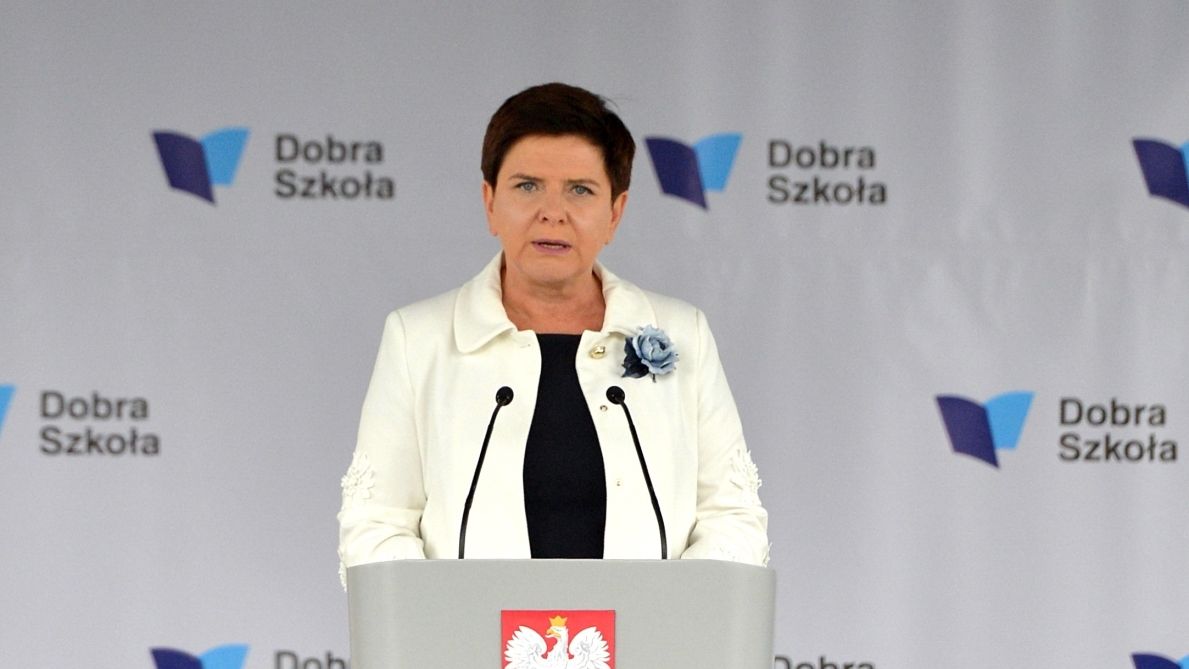 Nauczyciele zasługują na docenienie - mówi Beata Szydło.