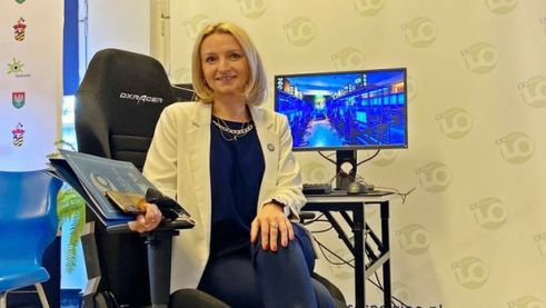 Sosnowiec. Ewelina Stasik, dyrektor sosnowickiego liceum, wierzy w popularność nowej klasy.