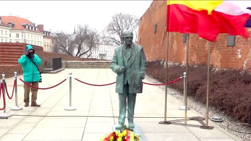 Warszawa. Profesor Jan Zachwatowicz, twórca koncepcji odbudowy stołecznej Starówki, będzie mógł już zawsze odbywać symboliczny spacer po swoim dziele