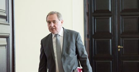 Kowalczyk zabiera głos ws. zakazu handlu w niedziele i podatku handlowego