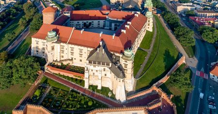 Restrykcyjne zmiany na Wawelu. Potrwają do 31 sierpnia