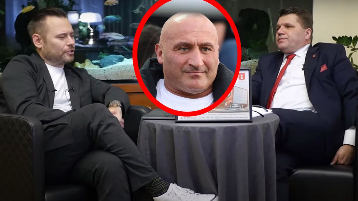 W kółku: Marcin Najman, w tle: Krzysztof Stanowski i burmistrz Wielunia Paweł Okrasa