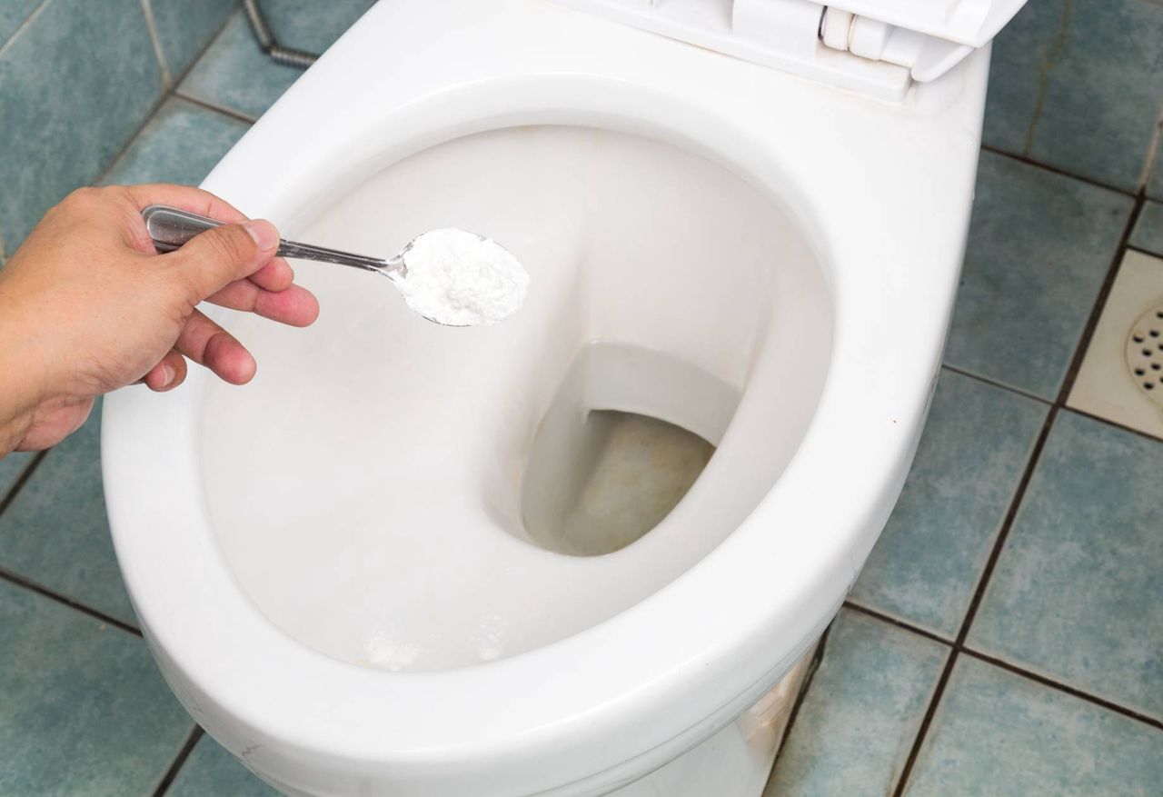 Jak pozbyć się nieprzyjemnego zapachu z toalety?