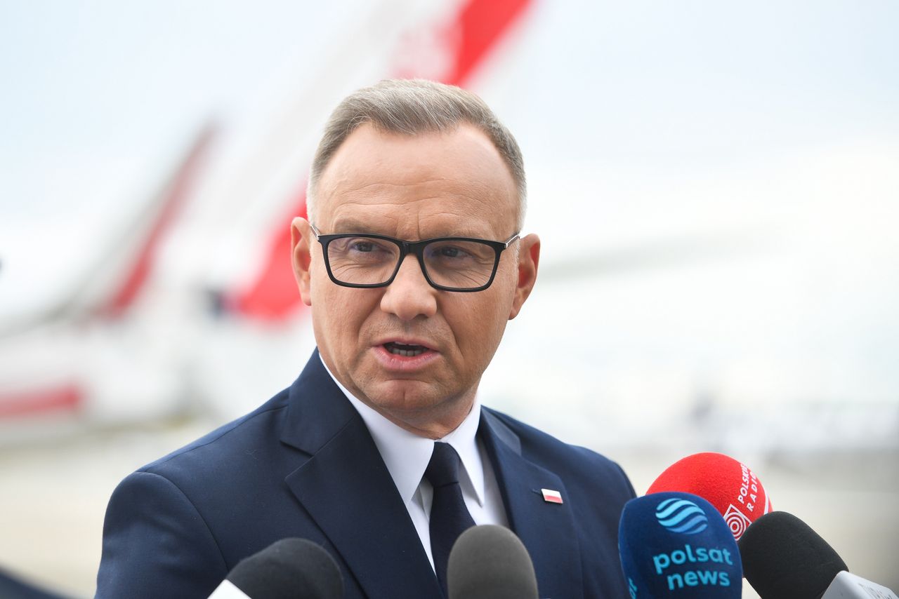Prezydent Andrzej Duda angażuje się w kampanię Nawrockiego. Kluczowe decyzje na CPAC