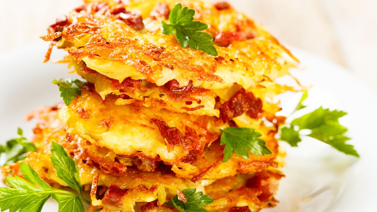 Czesi przygotowują placki ziemniaczane z nietypowym dodatkiem