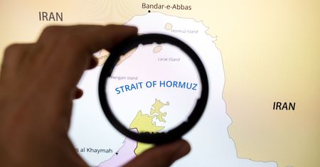 Iran przepuści statki w Cieśninie Ormuz. Ale stawia warunek
