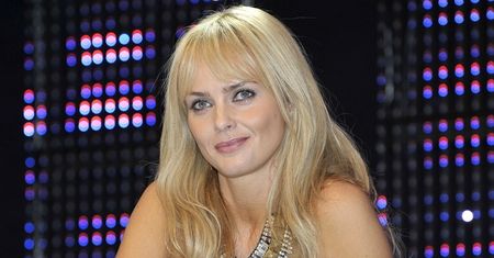 Córka Izabelli Scorupco pokazała się z mamą na nowych zdjęciach. 27-letnia Julia odziedziczyła po niej ZNIEWALAJĄCĄ urodę