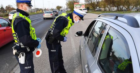 Będzie można jeździć bez dokumentów. Prezydent podpisał ustawę