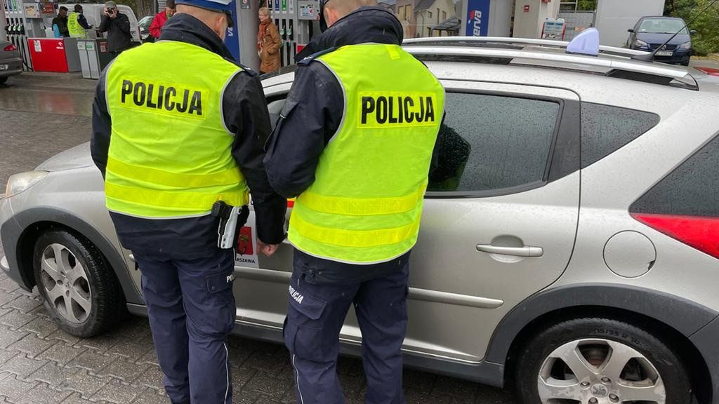 Policja ma prawo kontrolować oświetlenie samochodów