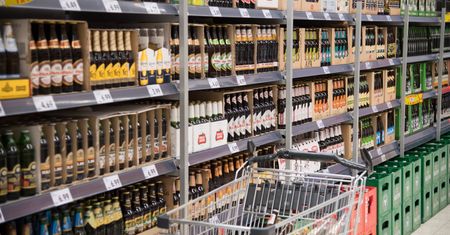 Promocje na piwo i mięso. Sklepy gotowe na weekend bez handlu. Zamkniętej kasy nie uświadczysz