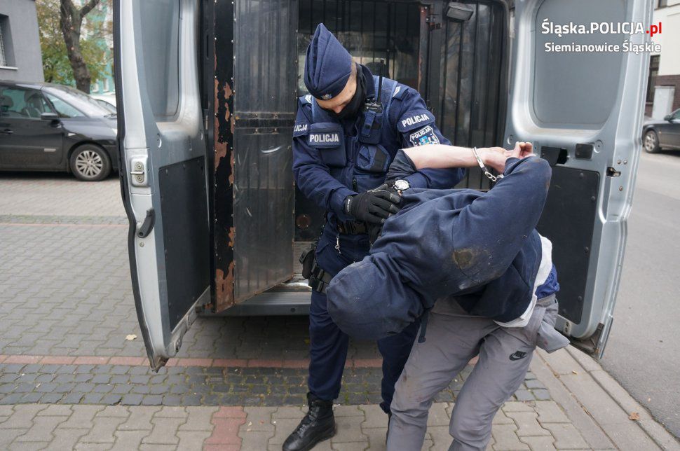 Siemianowice Śl. Biegał z pistoletem po ulicy