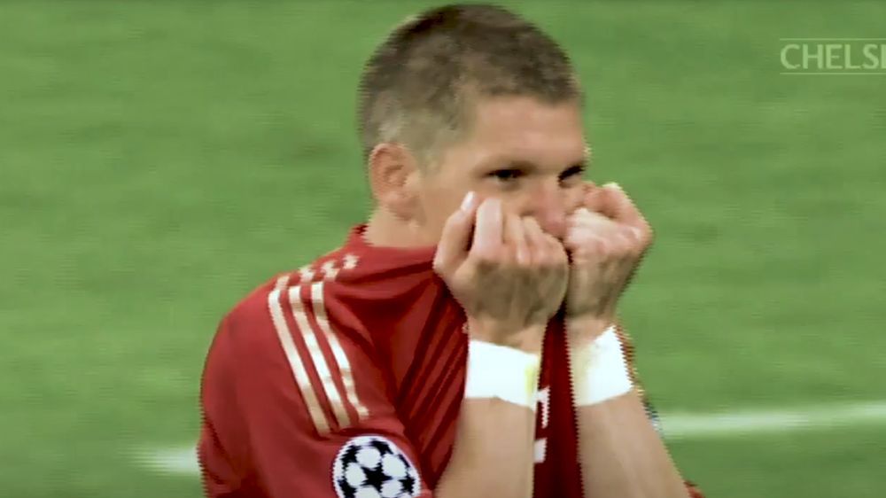 Materiały prasowe / Dugout / Na zdjęciu: Bastian Schweinsteiger (Bayern) po zmarnowaniu rzutu karnego w finale Ligi Mistrzów 2012 z Chelsea