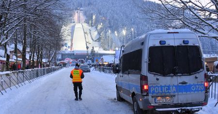 Tłumy kibiców w Zakopanem? Policja wyciągnie surowe konsekwencje