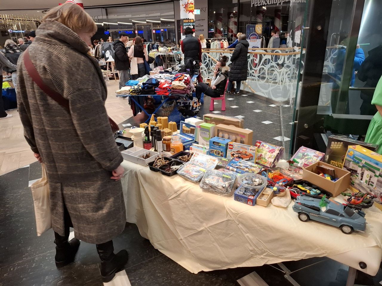 Warszawa: Pchli targ w galerii handlowej. Tu dziś możecie zrobić zakupy