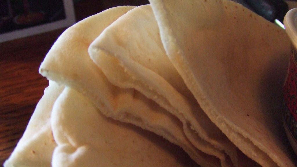 Chlebek pita biały (niewzbogacony)