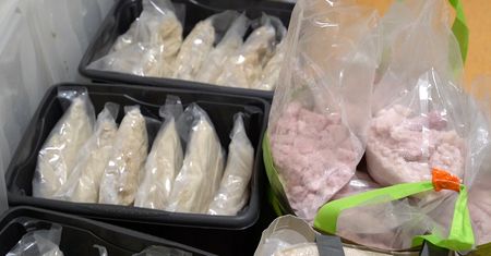 320 kilogramów klefehdronu i marihuany w mieszkaniu  49-latka.