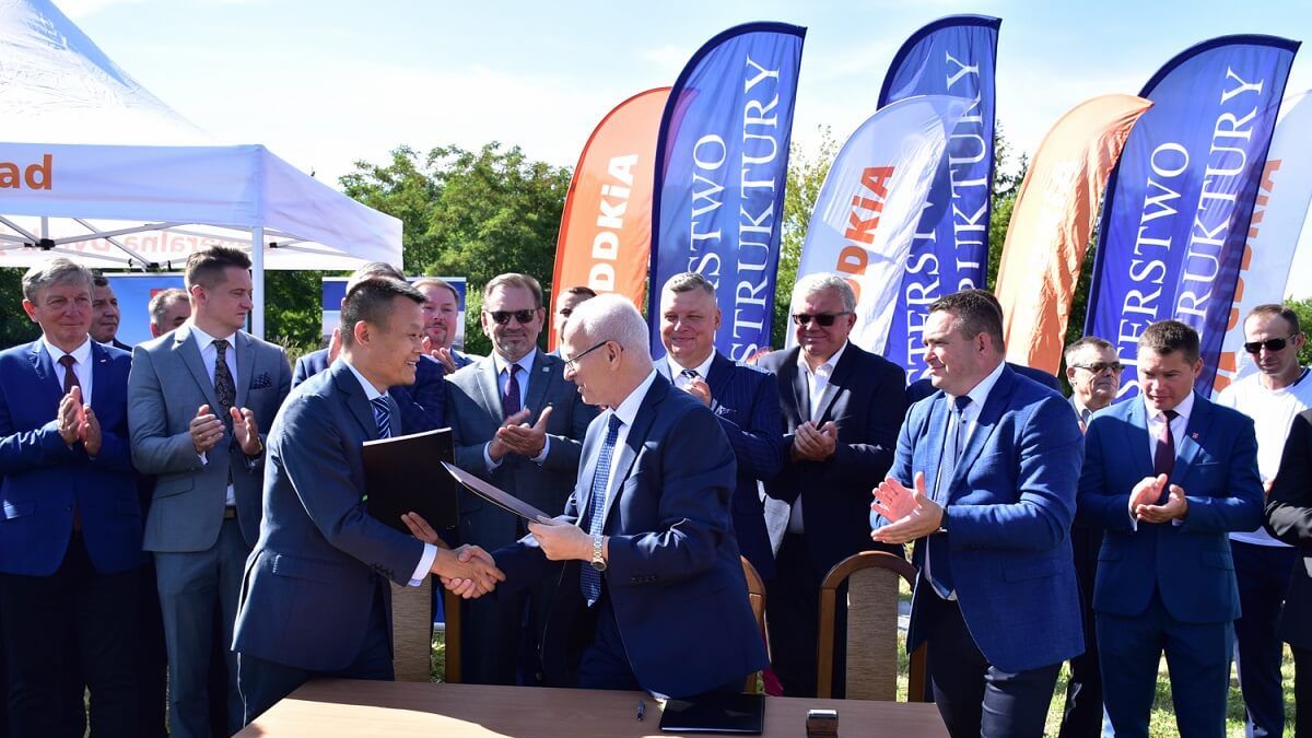 Podpisanie umowy na budowę drogi S19 na odcinku od Międzyrzeca Podlaskiego do Radzynia Podlaskiego