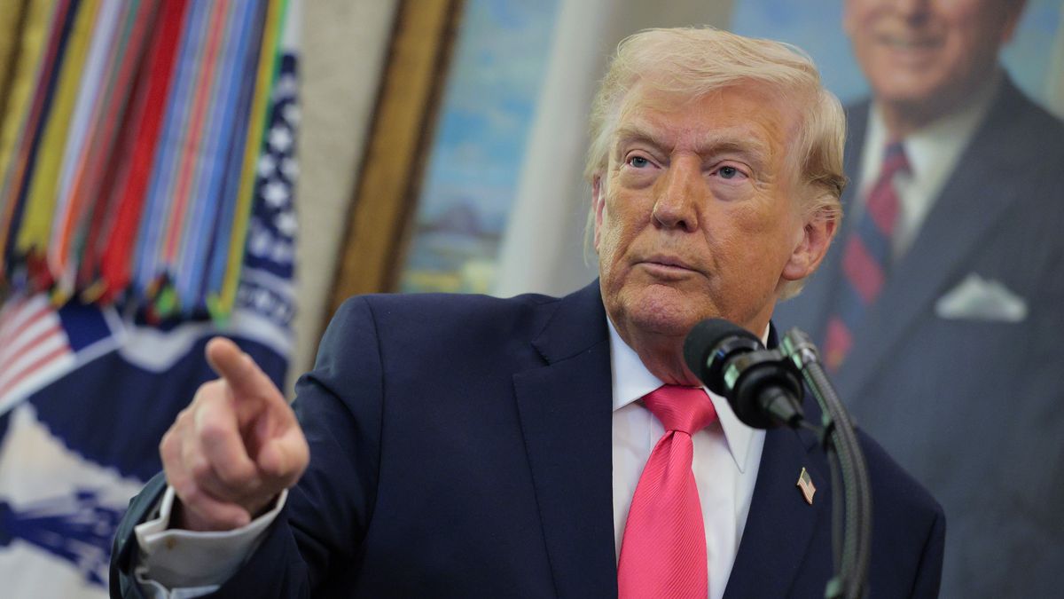 WASHINGTON, DC - MARCH 24:  U.S. President Donald Trump  speaks during a ceremony for newly sworn in U.S. Secretary of the Department of Homeland Security Markwayne Mullin in the Oval Office at the White House on March 24, 2026 in Washington, DC. Mullin takes the helm of DHS during a challenging time as it has been partially shut down since February 14 while lawmakers negotiate reforms for Immigration and Customs Enforcement. (Photo by Chip Somodevilla/Getty Images)