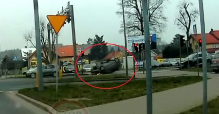 Dachowanie w Szczecinie. Wideo trafiło do sieci