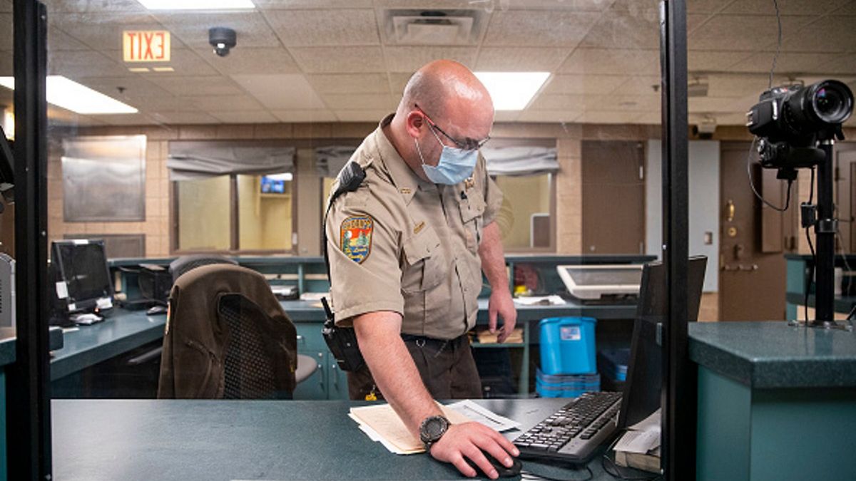 Władze amerykańskich więzień nie są w stanie zapewnić osadzonym bezpieczeństwa