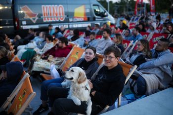 Kraków. Kino na leżakach w Cogiteonie znów działa. Zobaczcie repertuar na lato. Na początek "Emilia Perez"