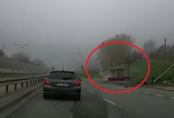 Uderzył z impetem w przystanek autobusowy. "Ten kierowca stanowił realne zagrożenie"