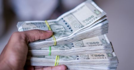Napad w biały dzień na furgonetkę w Indiach. Podali się za bank centralny