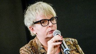 Karolina Korwin-Piotrowska odpowiada "foliarzom": "KABARET. CZY JEST NA SALI LEKARZ?"