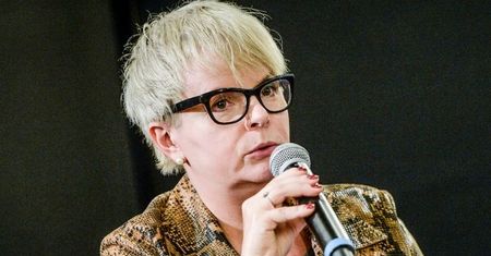 Karolina Korwin-Piotrowska odpowiada "foliarzom": "KABARET. CZY JEST NA SALI LEKARZ?"