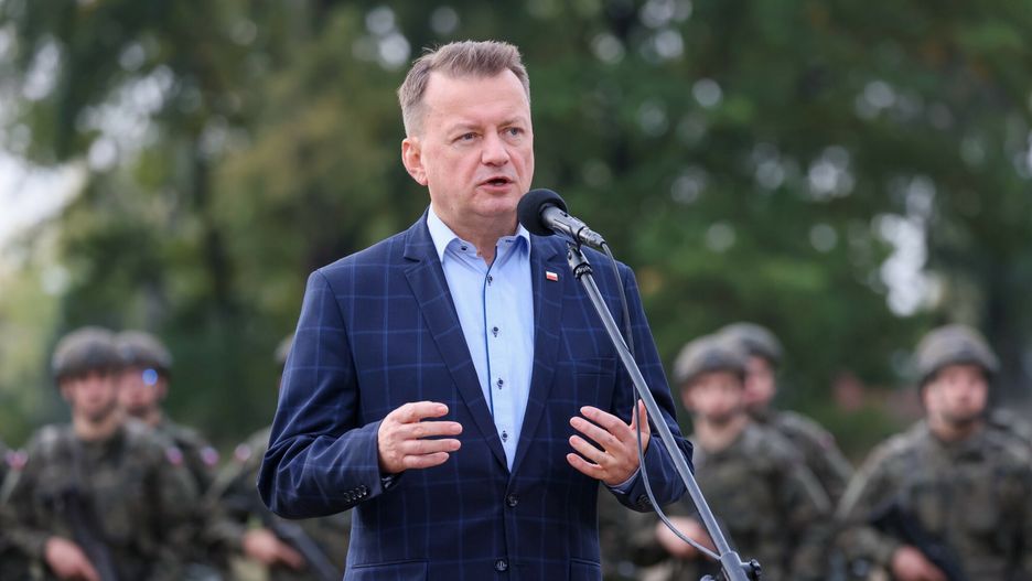 Spotkanie ministra B?aszczaka z ?o?nierzami
Fot. Wojciech Olkusnik/East News, Warszawa Wesola, 12.10.2023.  1. Warszawska Brygada Pancernej w Warszawie Wesolej. Spotkanie ministra obrony narodowej Mariusza Blaszczak z zolnierzami dobrowolnej zasadniczej sluzby wojskowej.
N/z: minister obrony narodowej Mariusz Blaszczak
Wojciech Olkusnik