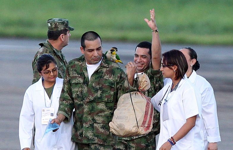 Partyzanci FARC uwolnili zakładników. Rząd nieugięty