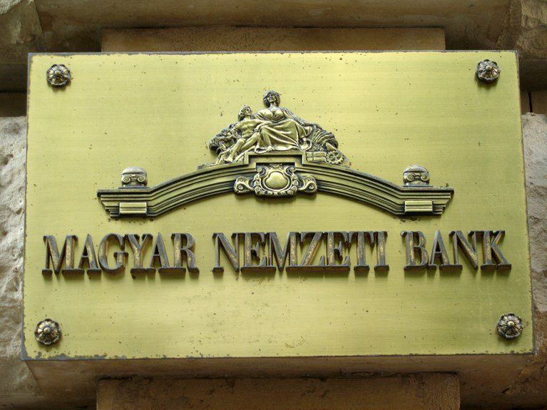 Oburzenie na Węgrzech po ujawnieniu danych fundacji banku narodowego